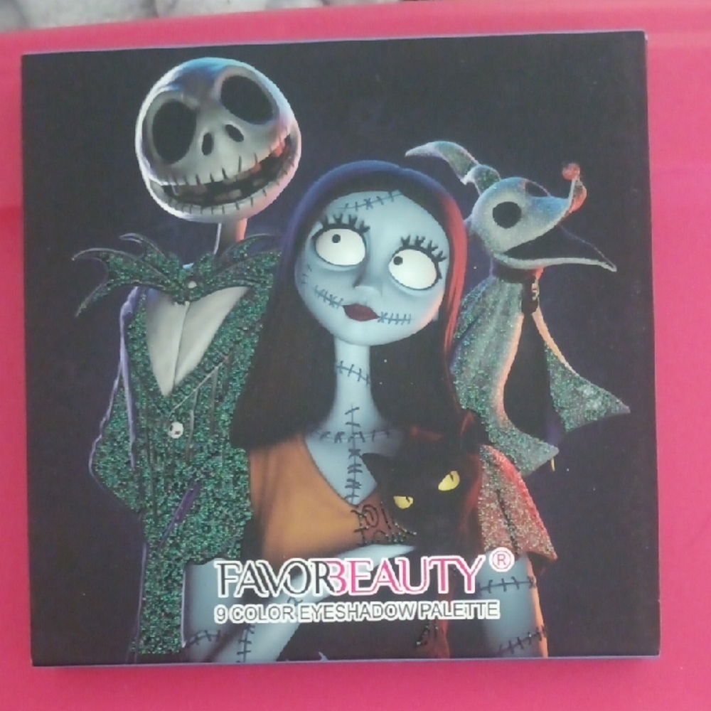 FavorBeauty 9 Color Eyeshadow Palette